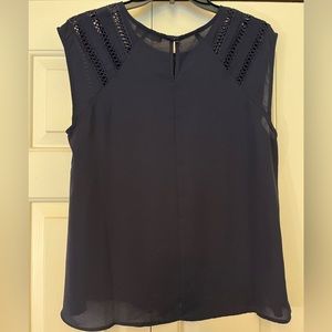 Women’s short sleeve blouse.